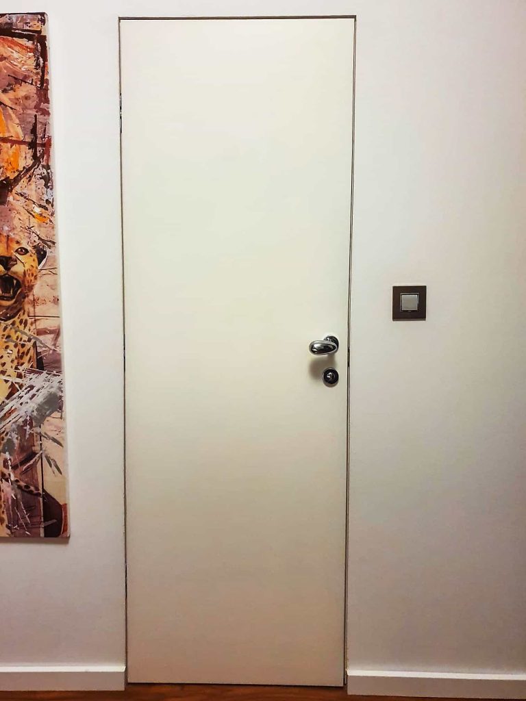 Bijela vrata invisible